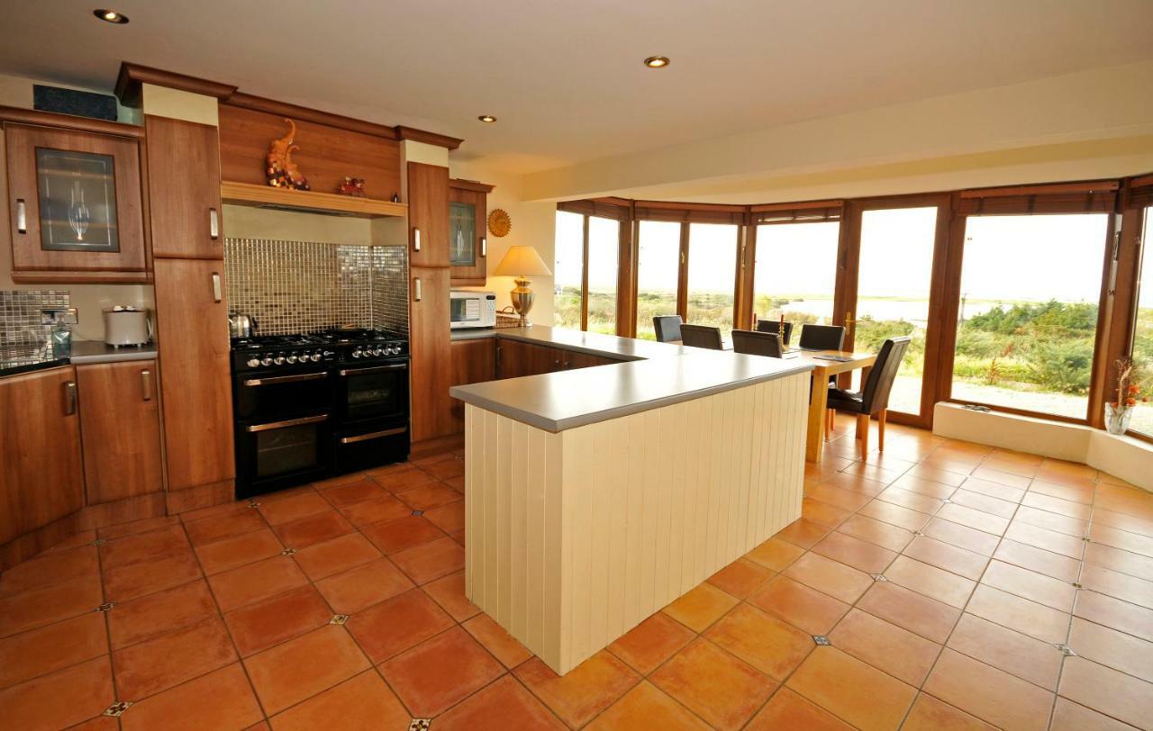 House With Sea Views Close To Beach With Wifi And Large Kitchen And Dining Ardnagreevagh エクステリア 写真
